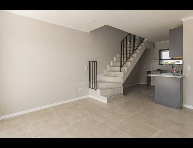 2 BEDROOM APARTMENT FOR SALE IN TABLE VIEW